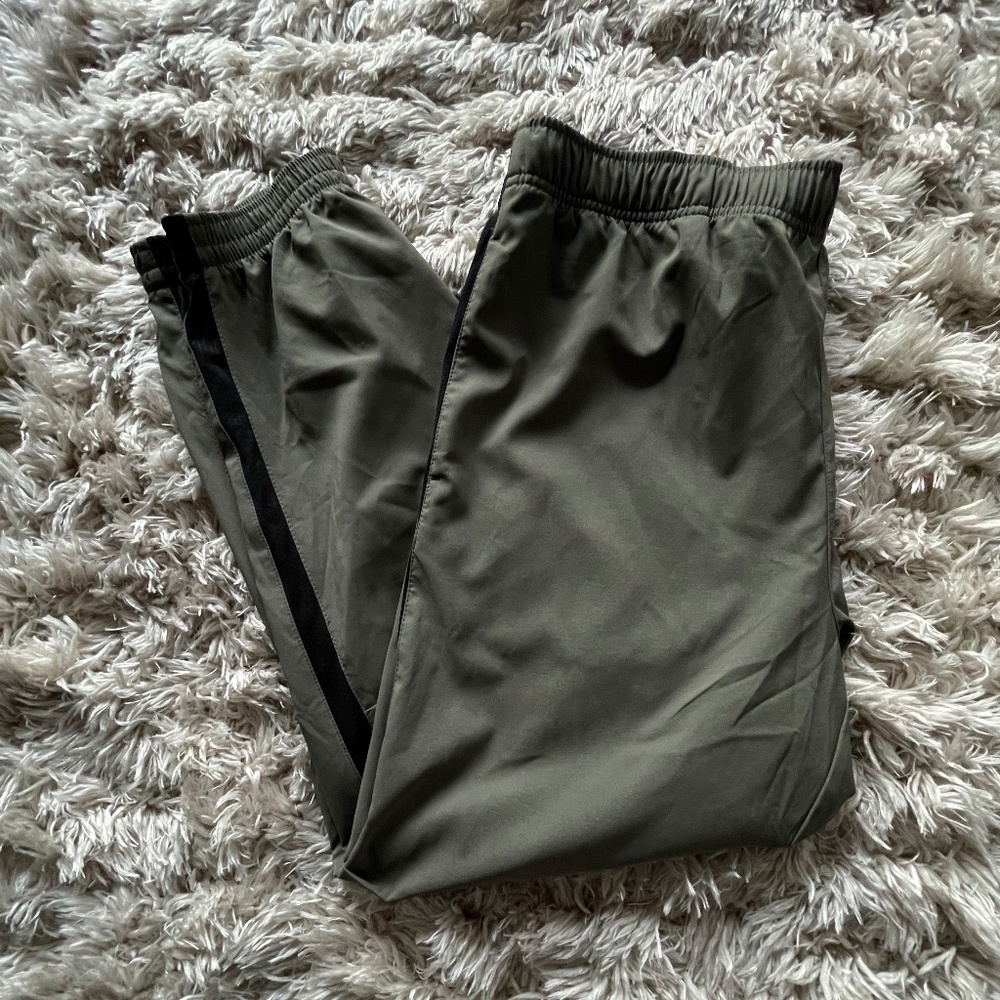 Old Navy Men's Joggers Size L Color Olive green with black stripes on both sides